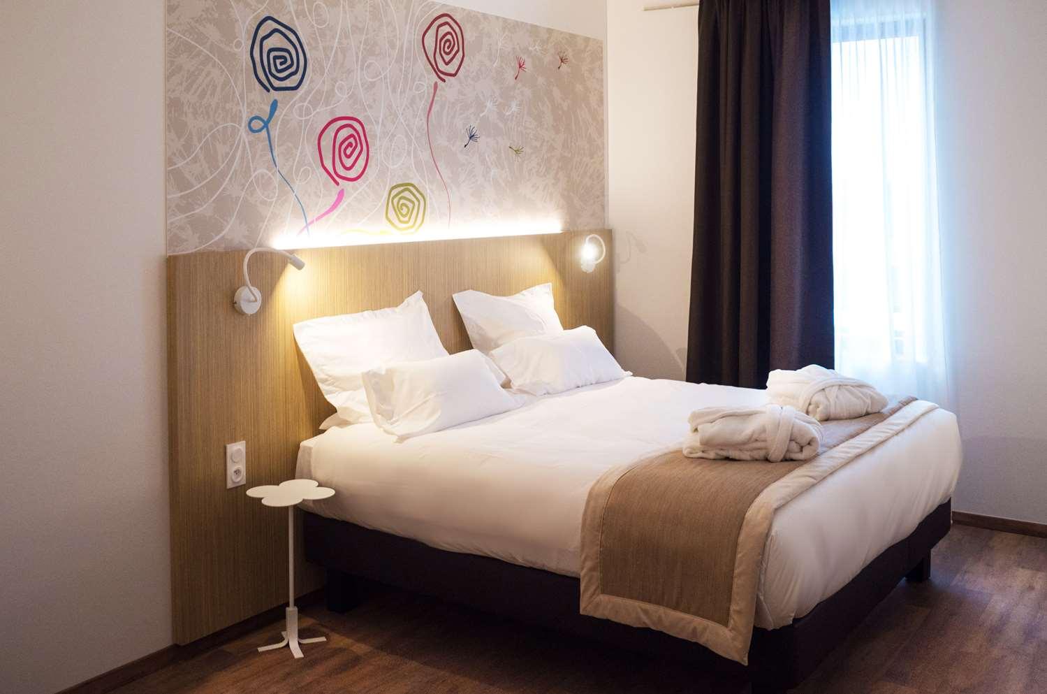 Kyriad Prestige Amiens Poulainville - Hotel And Spa Esterno foto