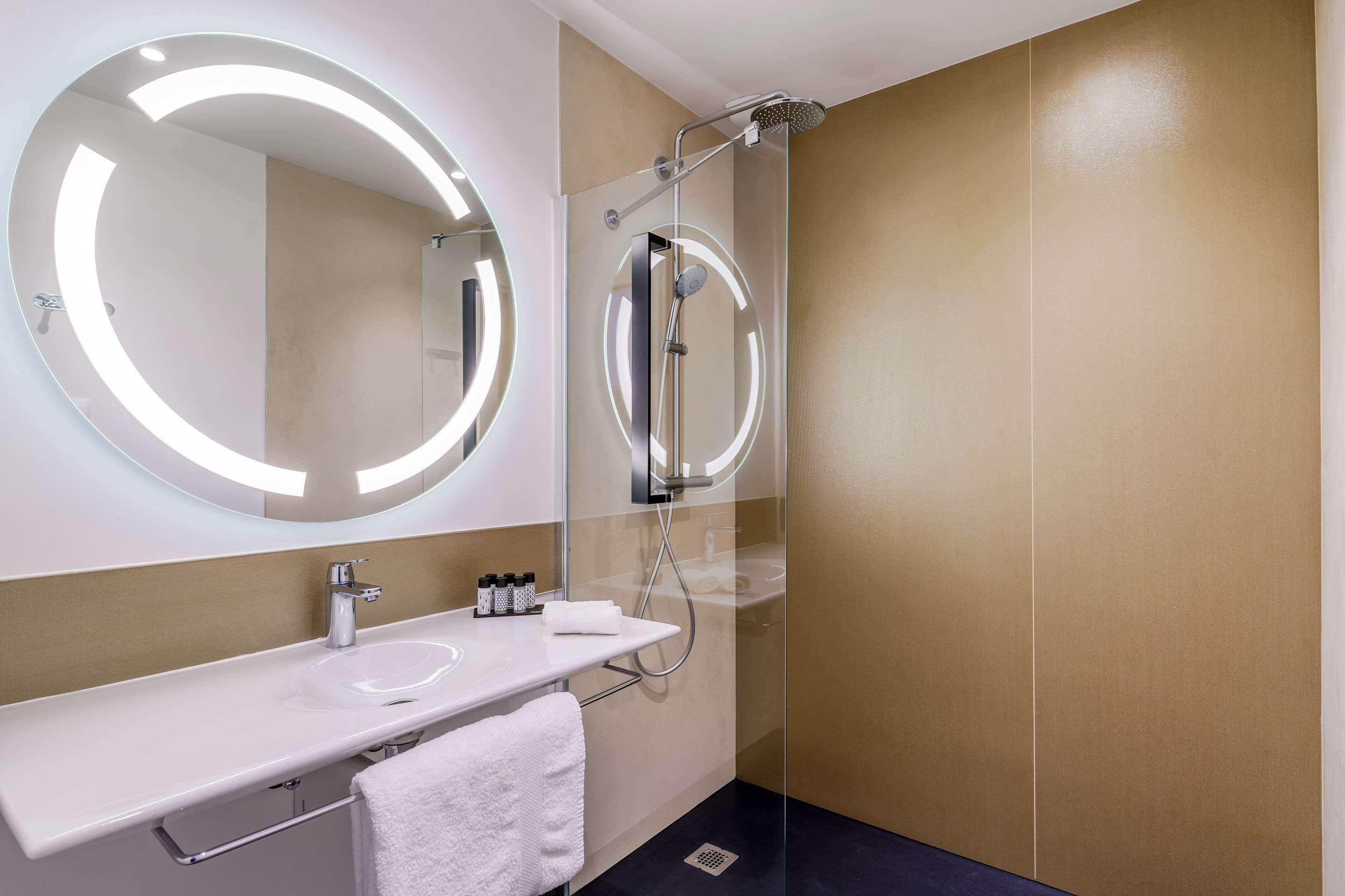 Kyriad Prestige Amiens Poulainville - Hotel And Spa Esterno foto