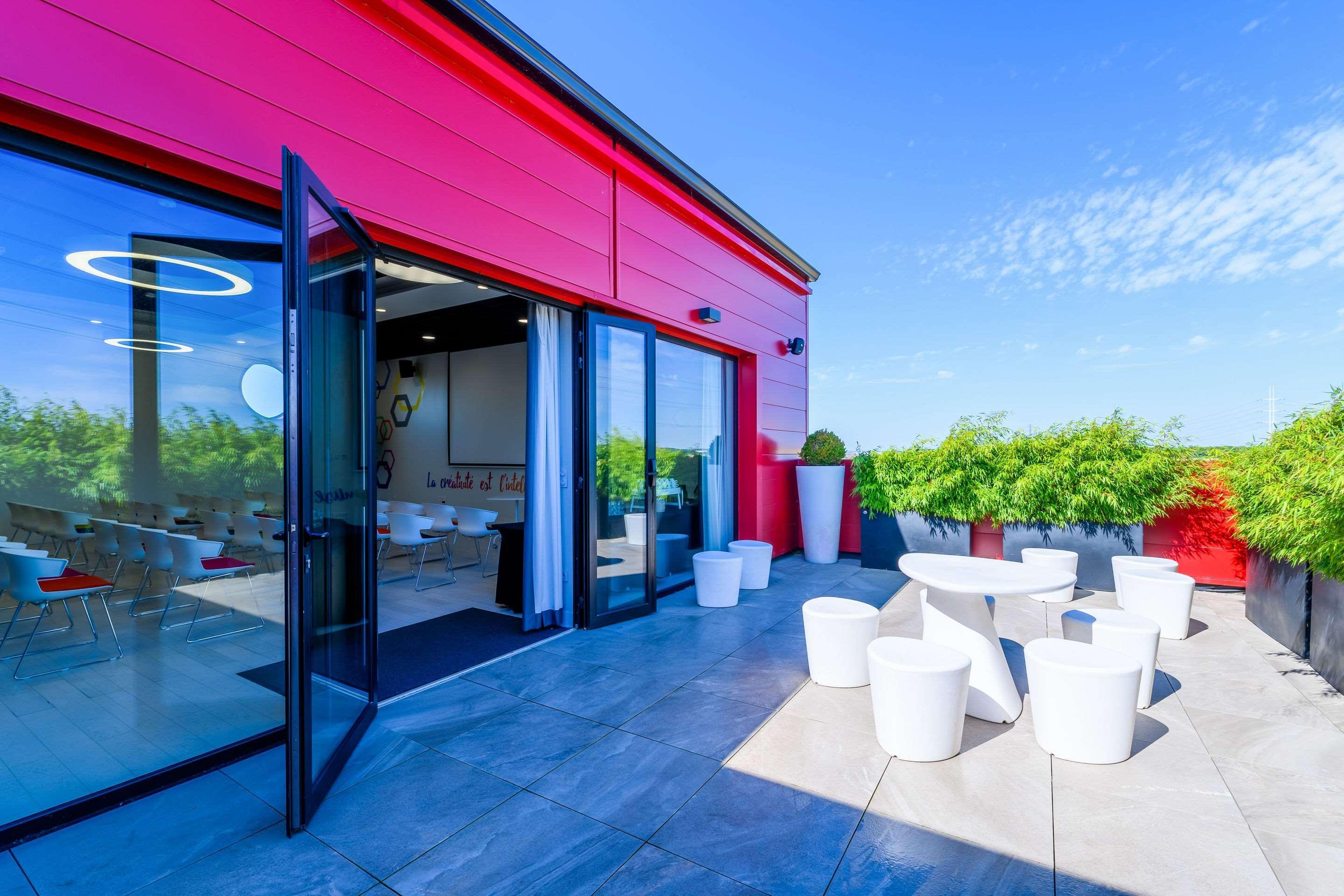 Kyriad Prestige Amiens Poulainville - Hotel And Spa Esterno foto