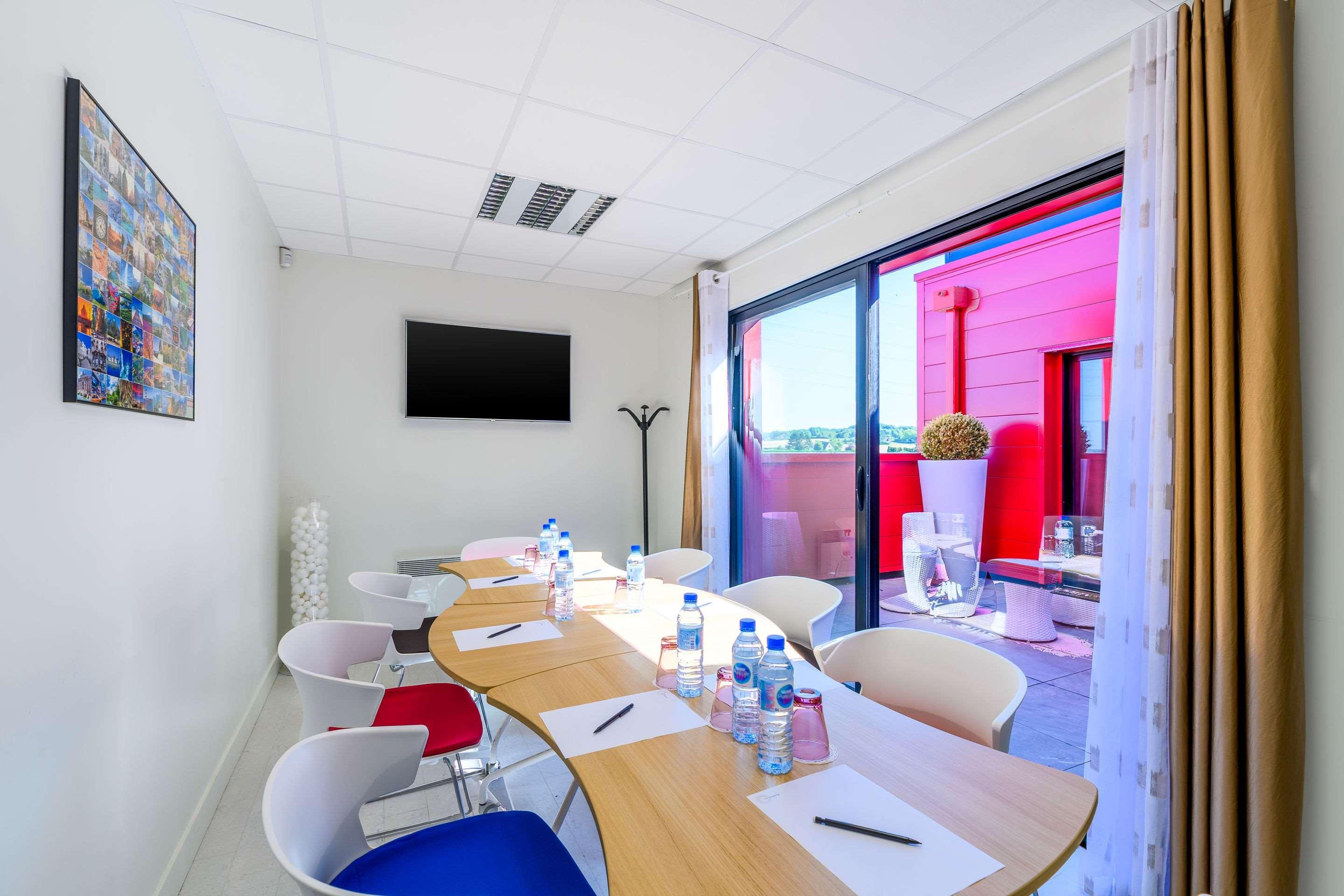 Kyriad Prestige Amiens Poulainville - Hotel And Spa Esterno foto
