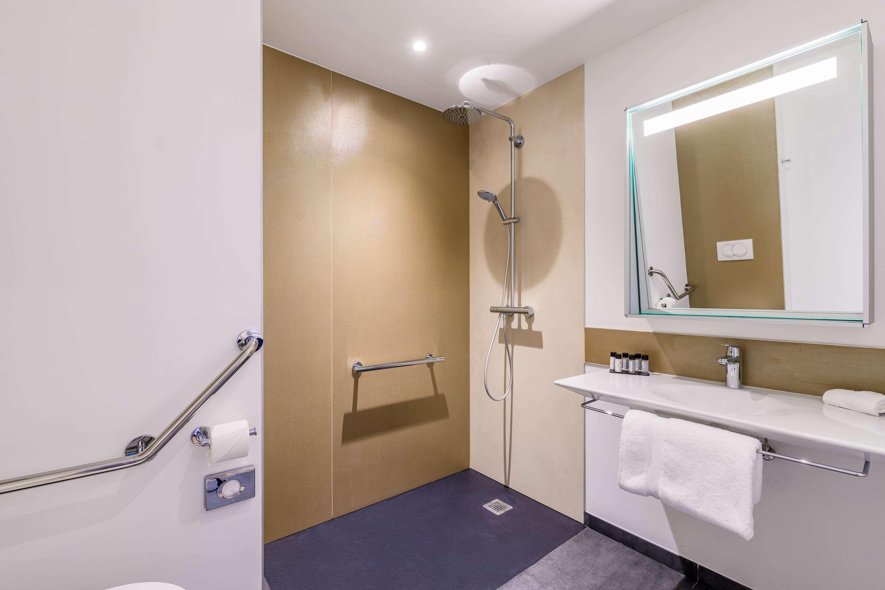 Kyriad Prestige Amiens Poulainville - Hotel And Spa Esterno foto