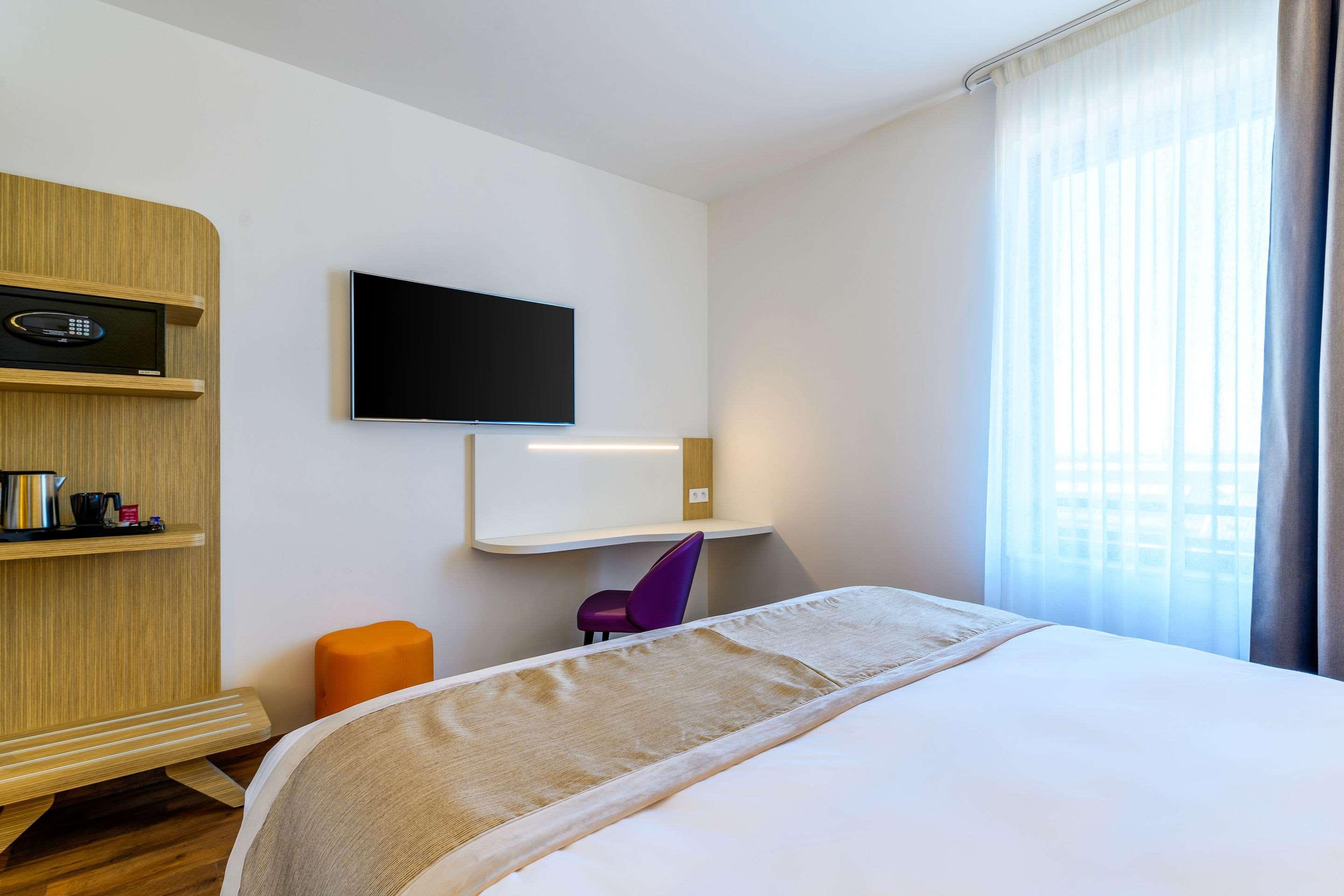 Kyriad Prestige Amiens Poulainville - Hotel And Spa Esterno foto