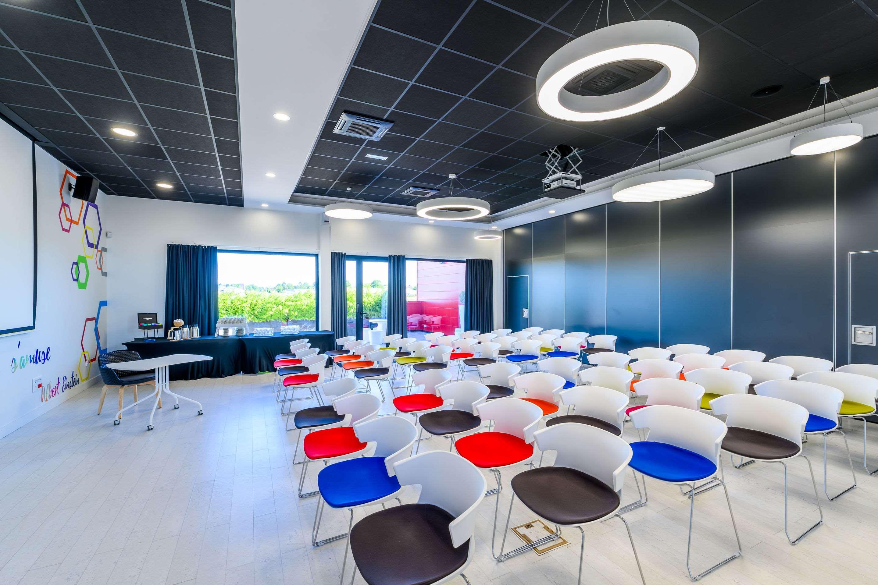 Kyriad Prestige Amiens Poulainville - Hotel And Spa Esterno foto